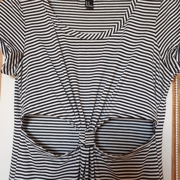 FOREVER 21 MAXI DRESS SIZE MEDIUM - Picture 3 of 4